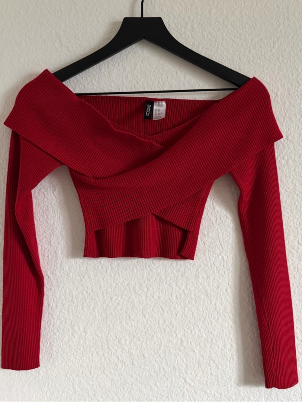 H&M off-the-shoulder ribbed crop long sleeve top